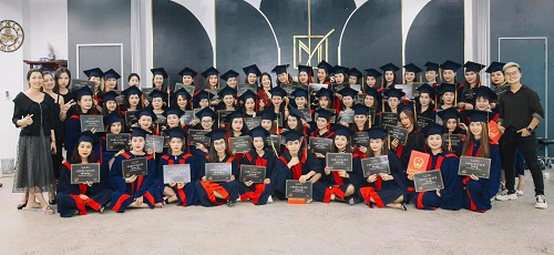 Hình ảnh tốt nghiệp của các bạn học viên tại học viện YumiAcademy.